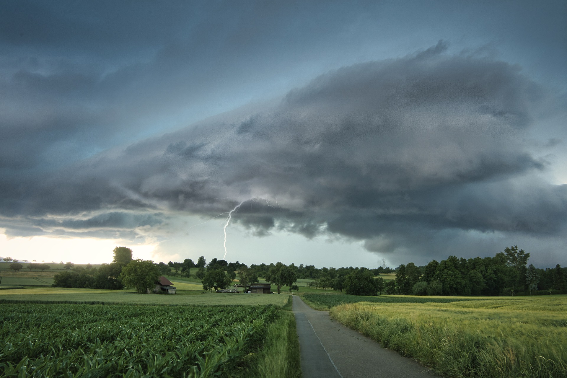 Upredictable storm shows how climate and weather cann affect electricity prices